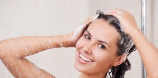 Richtiges Haarewaschen gegen fettige Haare