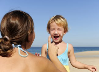 Welche Sonnencreme für Babys und Kleinkinder