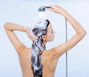 Haare waschen gegen Spliss