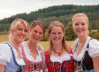 Make-up für die Weisn zum Oktoberfest