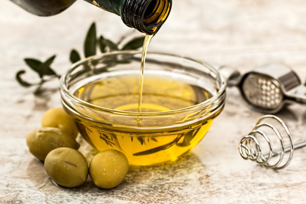 Lippenpflege selber herstellen mit Olivenöl